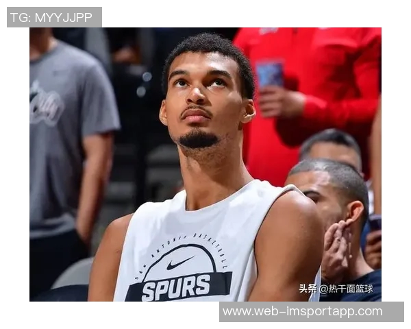 内线核心表现出色科内特半场高效贡献8分4板1帽助球队领先 内线核心表现出色科内特半场高效贡献8分4板1帽助球队领先