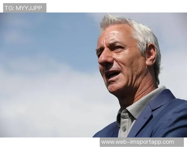 64岁红军名宿拉什与16岁女友订婚焕发新生活激情 64岁红军名宿拉什与16岁女友订婚焕发新生活激情