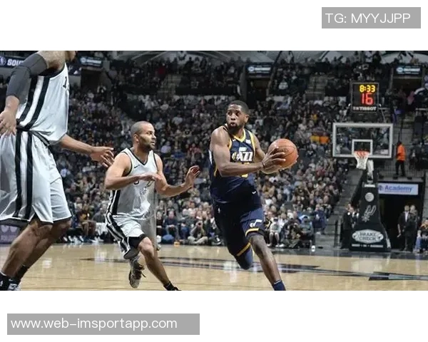 罗伊斯奥尼尔谈上赛季球队战术失衡攻防失衡问题